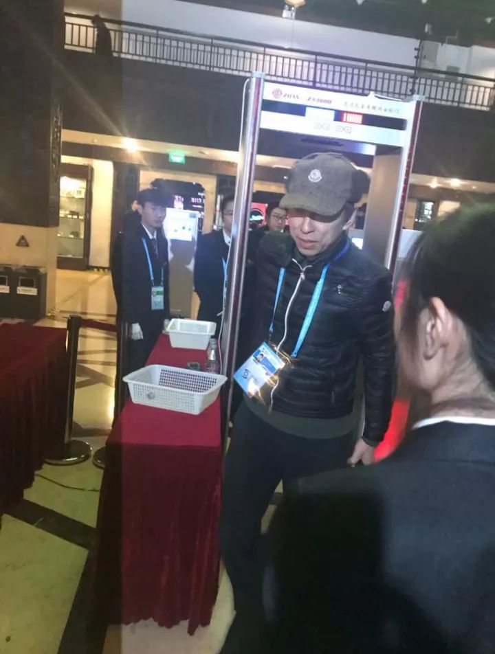 今天張朝陽的一張作息表刷爆朋友圈！網(wǎng)友驚呼太拼了：我還有啥理由不努力？